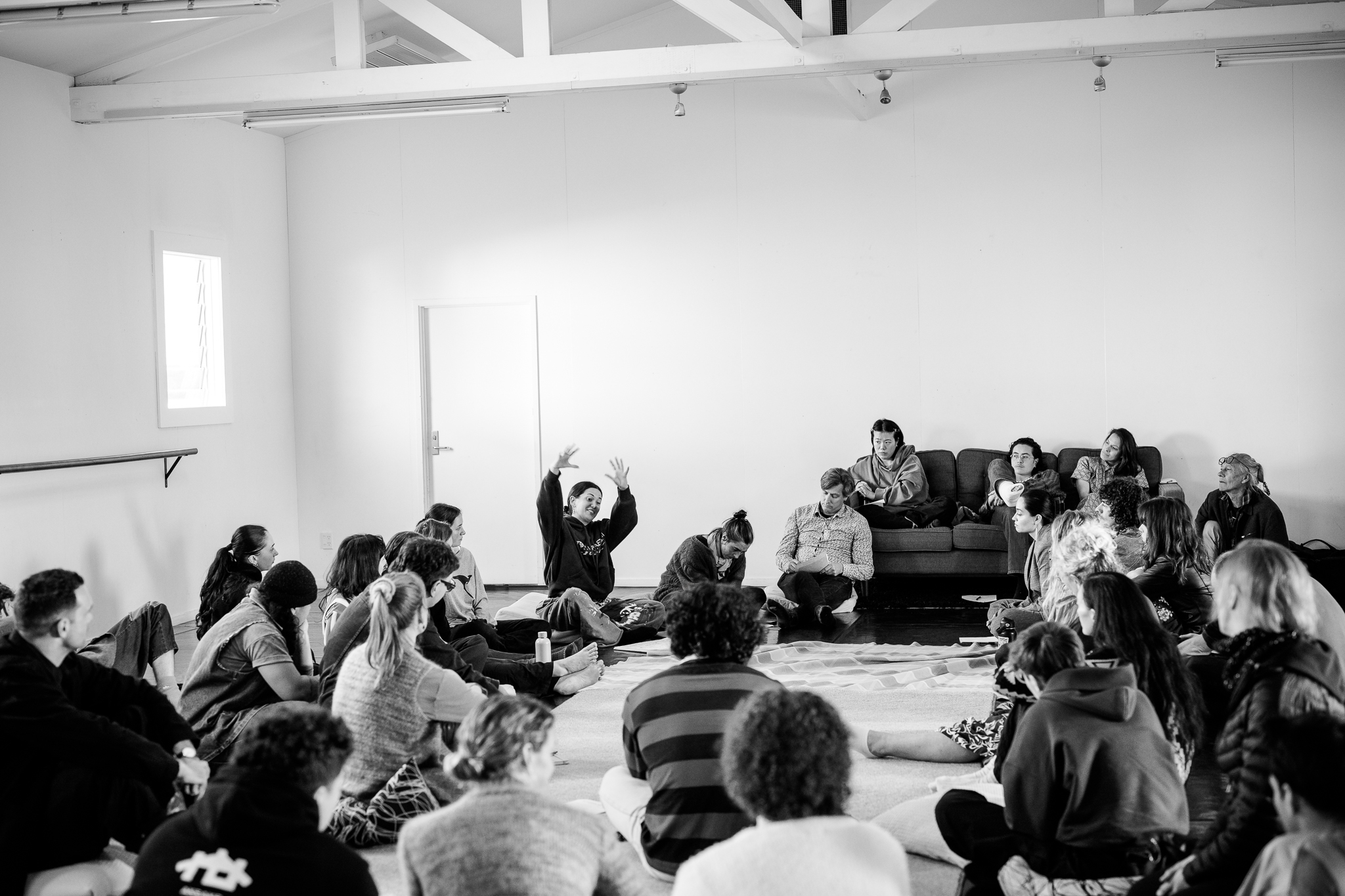 Atamira Kia Pohewatia Samara Rewiti showing 1 JCZ 2647 webres